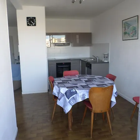 Beau T2 Climatise, Parking, A Carnon